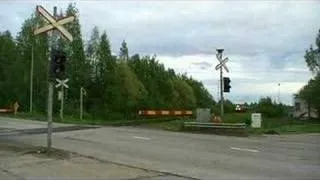 Freight train 4059 passing Hernejärvi level crossing