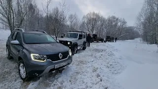 Битва Suzuki Jimny и Renault Duster на танковом полигоне.