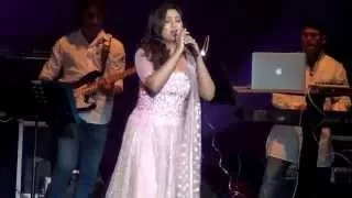 Shreya Ghoshal Sun raha hai na tu - Live in Concert Holland 25.04.2015