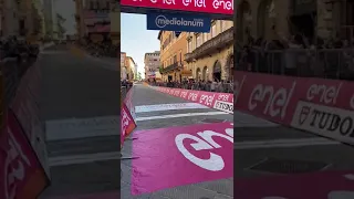 Giro d'Italia 2024, nella crono Foligno - Perugia vittoria di Pogacar