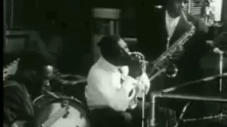 Howlin' Wolf - Dust My Broom