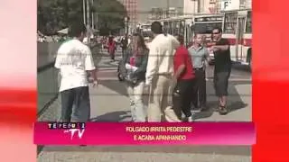 Te Peguei na TV: Marquinhos faz pergunta 'indiscreta' e leva 'surra' na rua