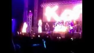 Korn Playing Another brick in the Wall Live 2012 India