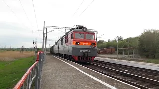 ВЛ80С-331 с грузовым поездом