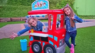 GISELE AND CLAUDIA PRETEND PLAY FOOD TRUCK TOY!! LAS RATITAS!!