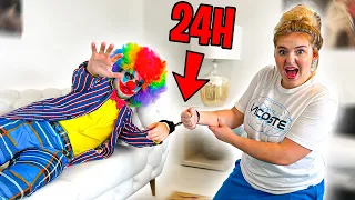 24H Menotté Avec Le Clown ! ( C’était drôle en vrai )