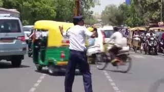 Indore 4 - Dabang Traffic Police... India Need This kind Of Officers [Kunwar Ranjeet Singh] HD