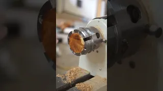 Making a honey pot out of apple wood!