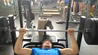 Bench press 200 kg for Antoino Garcia