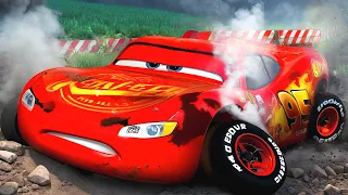 Broken LIGHTNING MCQUEEN smoked and broke wheels! Not Chuck has come to the rescue! Pixar Cars