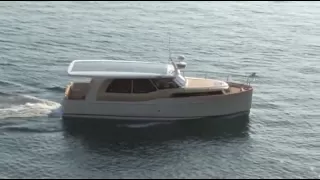 Greenline 33 Hybrid Boat - official video