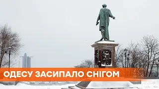 Лучше оставаться дома: из-за сильных снегов ГСЧС призывает одесситов быть осторожными