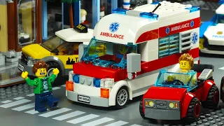 Lego City Emergency Ambulance Robbery Crash