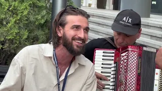 Нарек Геворгян спел с  уличными музыкантами Еревана - Sayat Nova