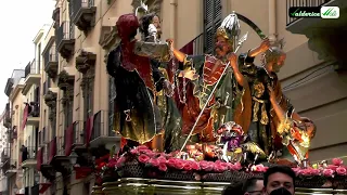 Processione dei Misteri di Trapani 2022: Annacata Gruppo Sacro L'Arresto davanti alla Cattedrale