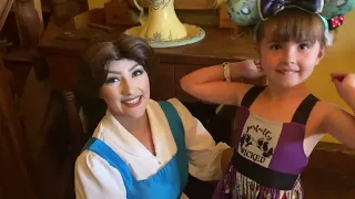 Kids meeting characters at Disney World!