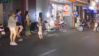 Walking in Ho Chi Minh city After midnight