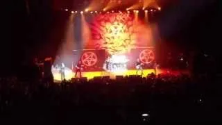 Anthrax playing Slayer "Raining Blood" intro for a Jeff Hanemann Tribute in Santiago, Chile.