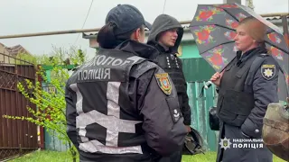 Поліцейські документують наслідки ворожого ракетного удару по Одесі