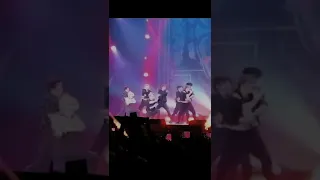 Stray kids - Thunderous | Expo Dubai 2020 2022 live