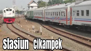 Keramaian Stasiun Cikampek keluar masuk kereta api || part I