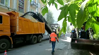 В Твери продолжается ремонт дорог и тротуаров