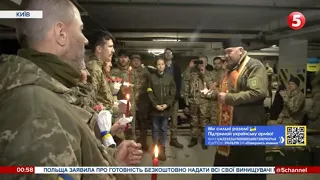 Замість сукні та смокінга - військова форма. Як нині одружуються захисники та захисниці України