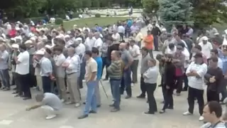 Митинг после убийства братьев Гамзатовых