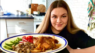 Мукбанг! КУРИЦА🍗 запечённая в духовке курица, свежие овощи, тушенный картофель, маринованные грибы