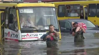 Рятувальники ліквідовують наслідки негоди