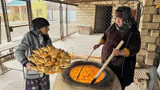 Cooking 101 Piece of Samosa and Uzbek Tortillas In Tandoor