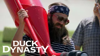 Duck Dynasty: The Guys Work as a Crew Pit for NASCAR
