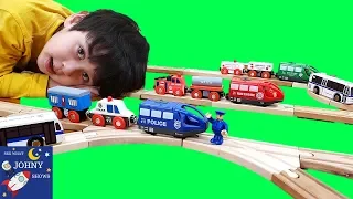 Johny Opens New Motorized City Train Toys On Munipals Wooden Tracks