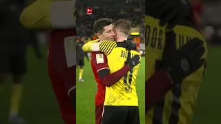 LEWANDOWSKI 🤝 REUS • Secret Handshake!