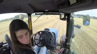 [GoPro] Ramassage de paille ! Florine au volant ! :D