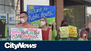 Vancouver rally calls for mandatory masks in B.C. healthcare settings