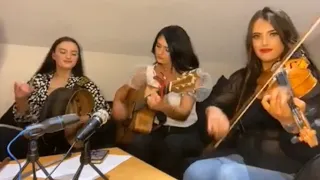 Maċa 🇮🇪 Irish girl band