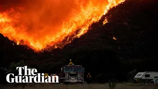 Apple wildfire forces thousands to evacuate in southern California