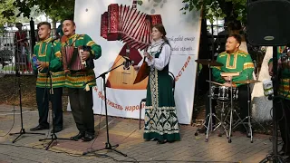 Казачья песня "Синеглазый парень гармонист"