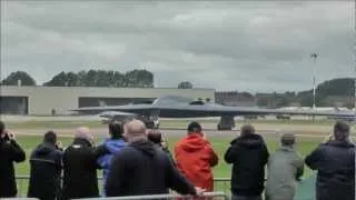 FAIRFORD RIAT 2012 The Stealth Bomber in HD