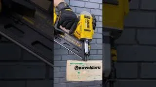 Nail gun rechargeable DeWalt in action  гвоздезабивной пистолет DeWalt в действии