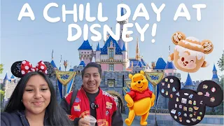 CHILL DAY AT DISNEYLAND! PIN TRADING| SNACK REVIEW