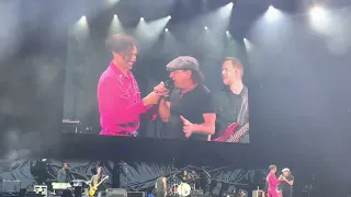 Back in Black | Lars Ulrich(Metallica) and Brian Johnson(AC/DC) rocks the stage with Foo Fighters