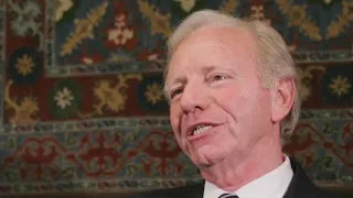 Former Connecticut Sen. Joe Lieberman dies at 82