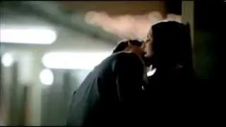 TVD 3x19 (Heart of Darkness) Elena kisses Damon