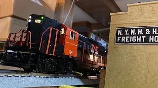 O Scale New Haven Local Freight via 1957 | #Short MTH NH GP9
