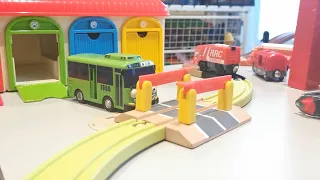 Build and Play  Brio Deluxe Railway Set Play Thomas Collection  BRIO, Cars, TAYO video for children