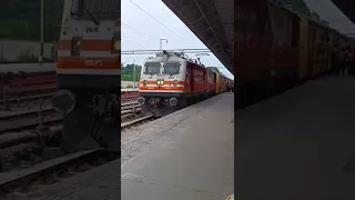 😵‍💫 WAP-5 ke horn ne to draa hi dia tha 😱 #Shorts #youtube #wap5