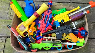 Chotu Grabbing Some Guns & Equipment - Bow & Arrow M249 Assault Rifle | 3D Lights,Box Of Toys
