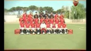 as-roma.ru - Trigoria 05.05.2011, gol Totti, team photo with Mexes